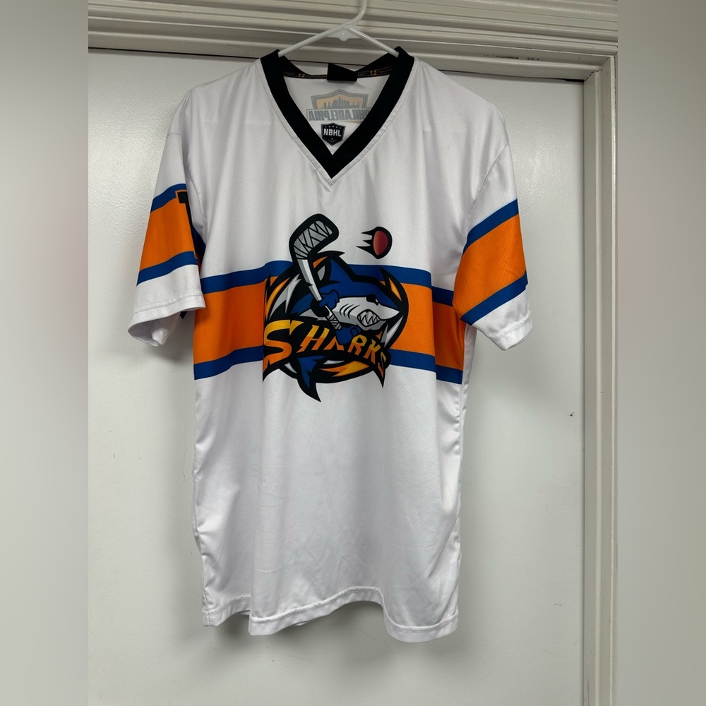 Hockey jersey Sharks. Size L